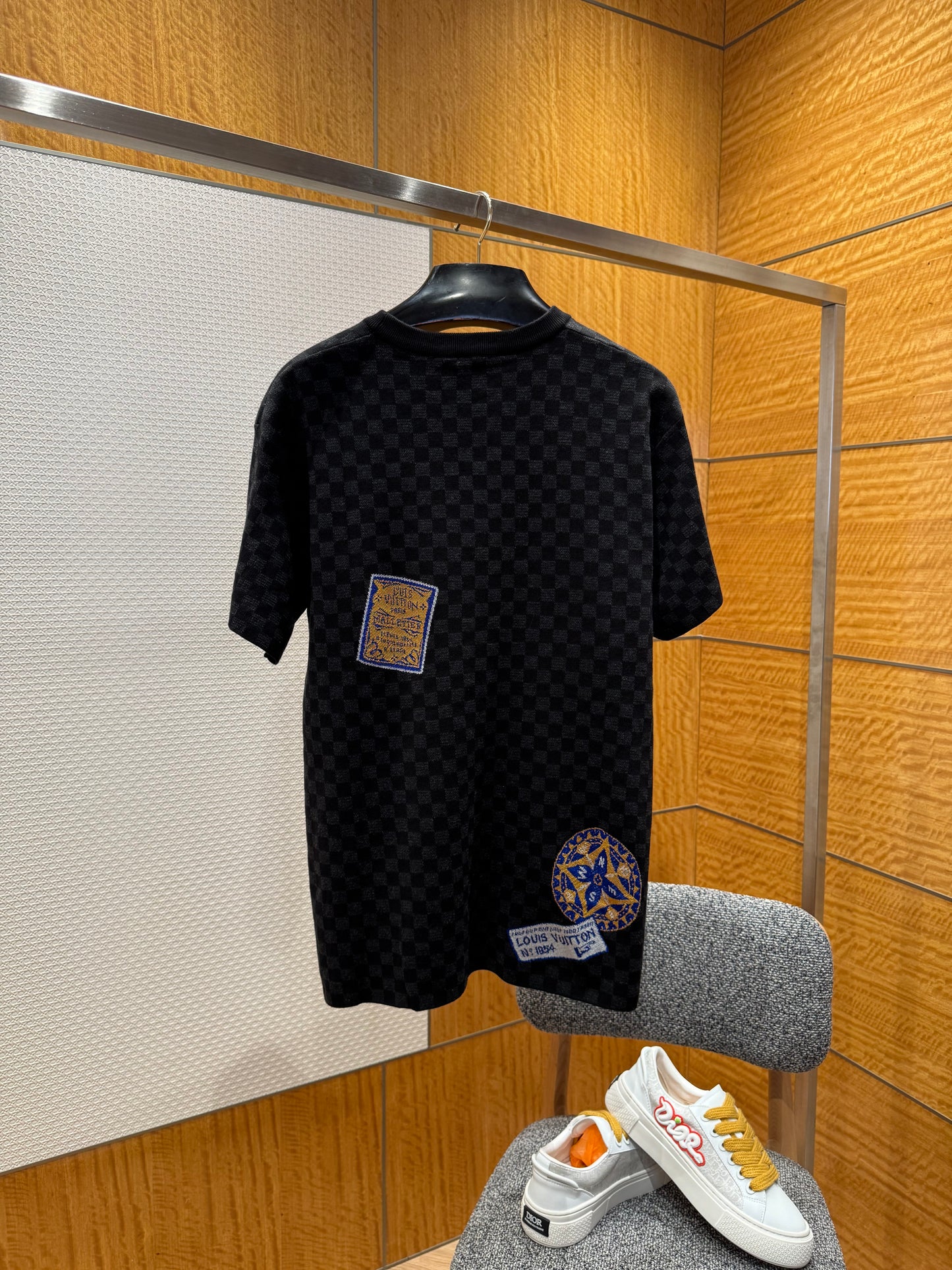 LOU T-SHIRT