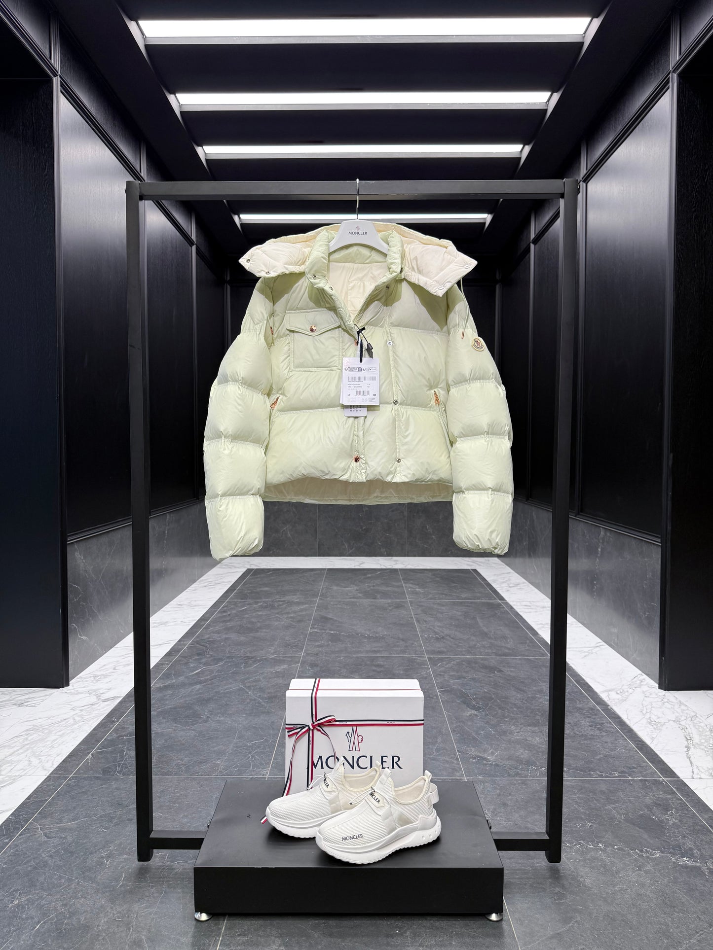 MONC EREA JACKET