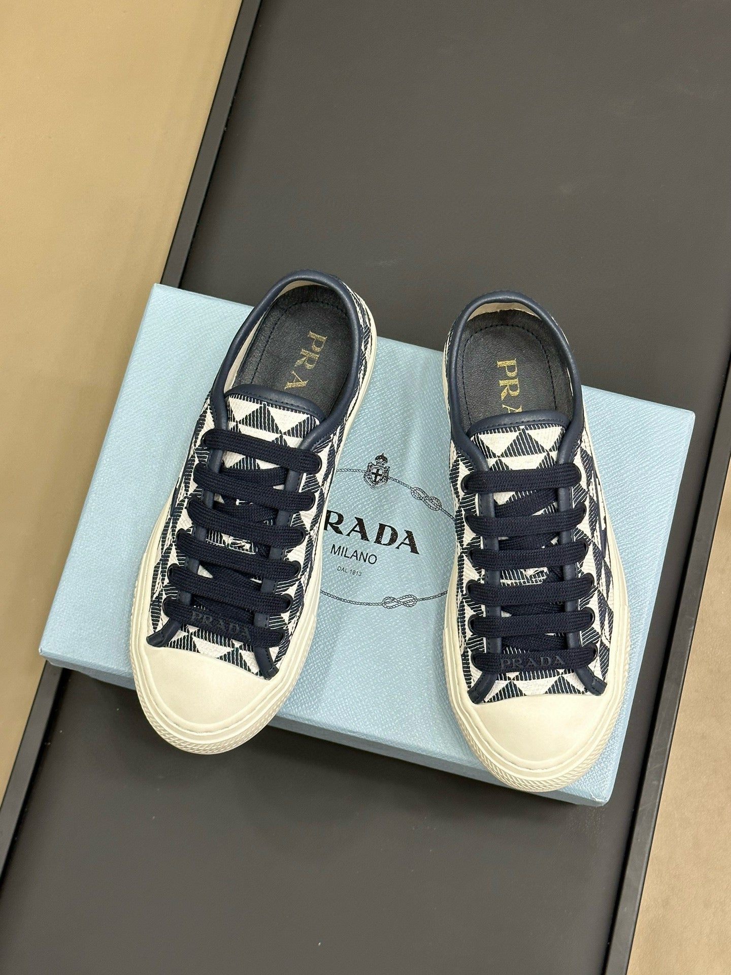 PD SNEAKERS