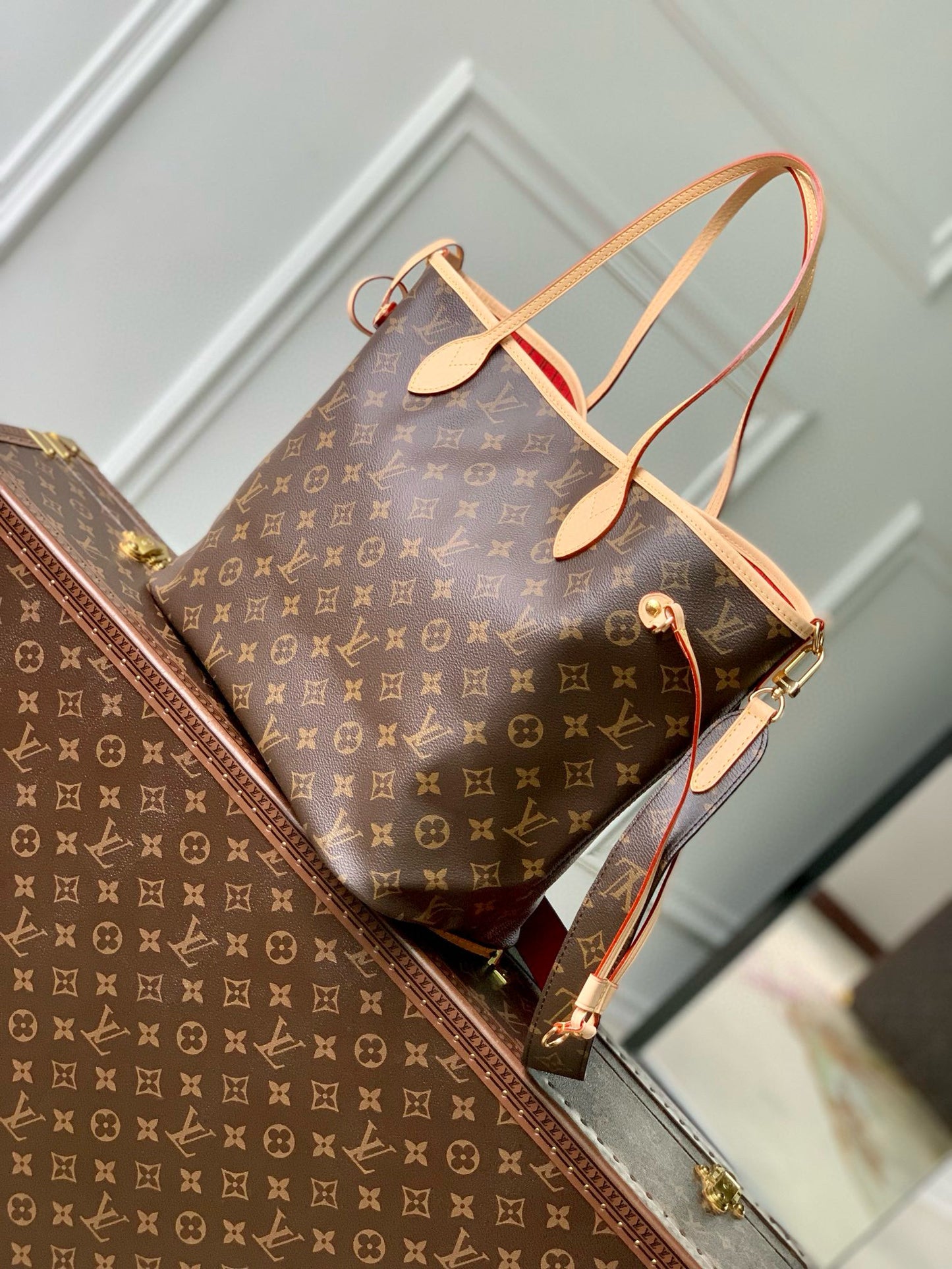 LOU NEVERFULL INSIDE OUT MM TOTE BAG