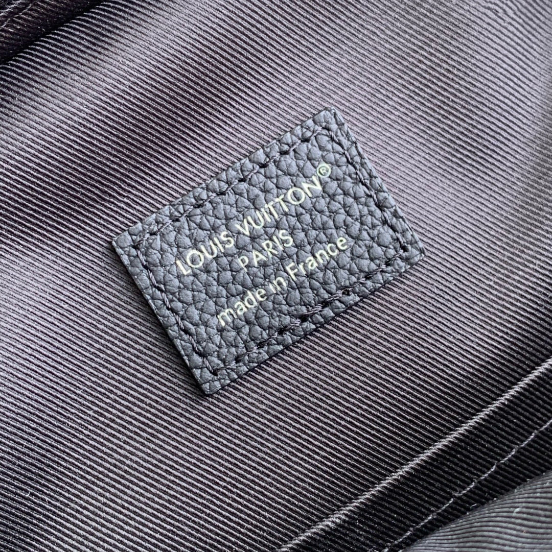 LOU AVENUE SLINGBAG