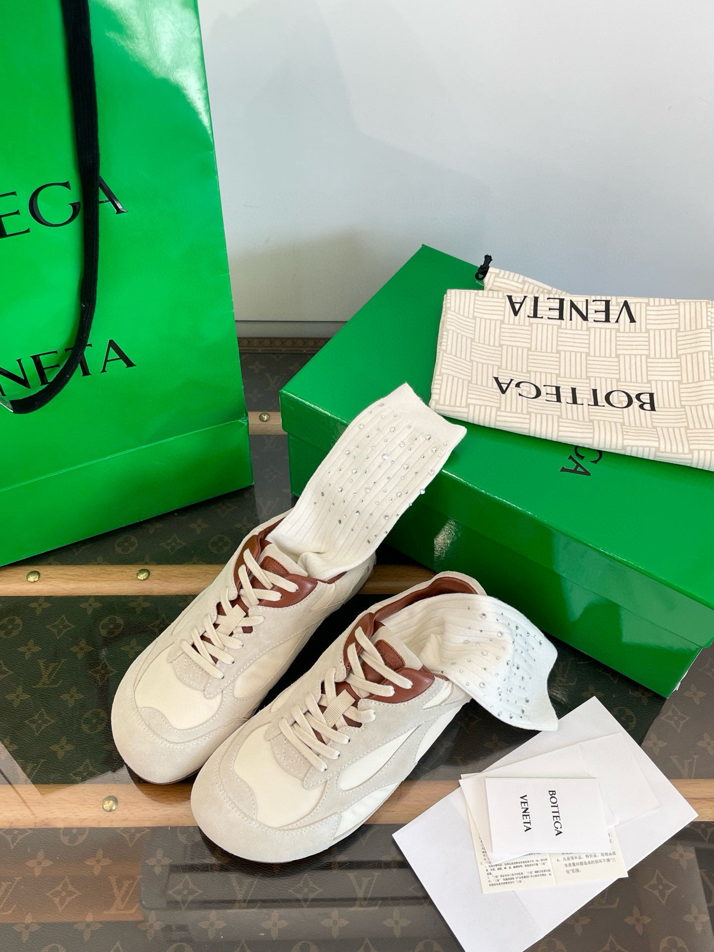 BOTT V ORBIT SNEAKER