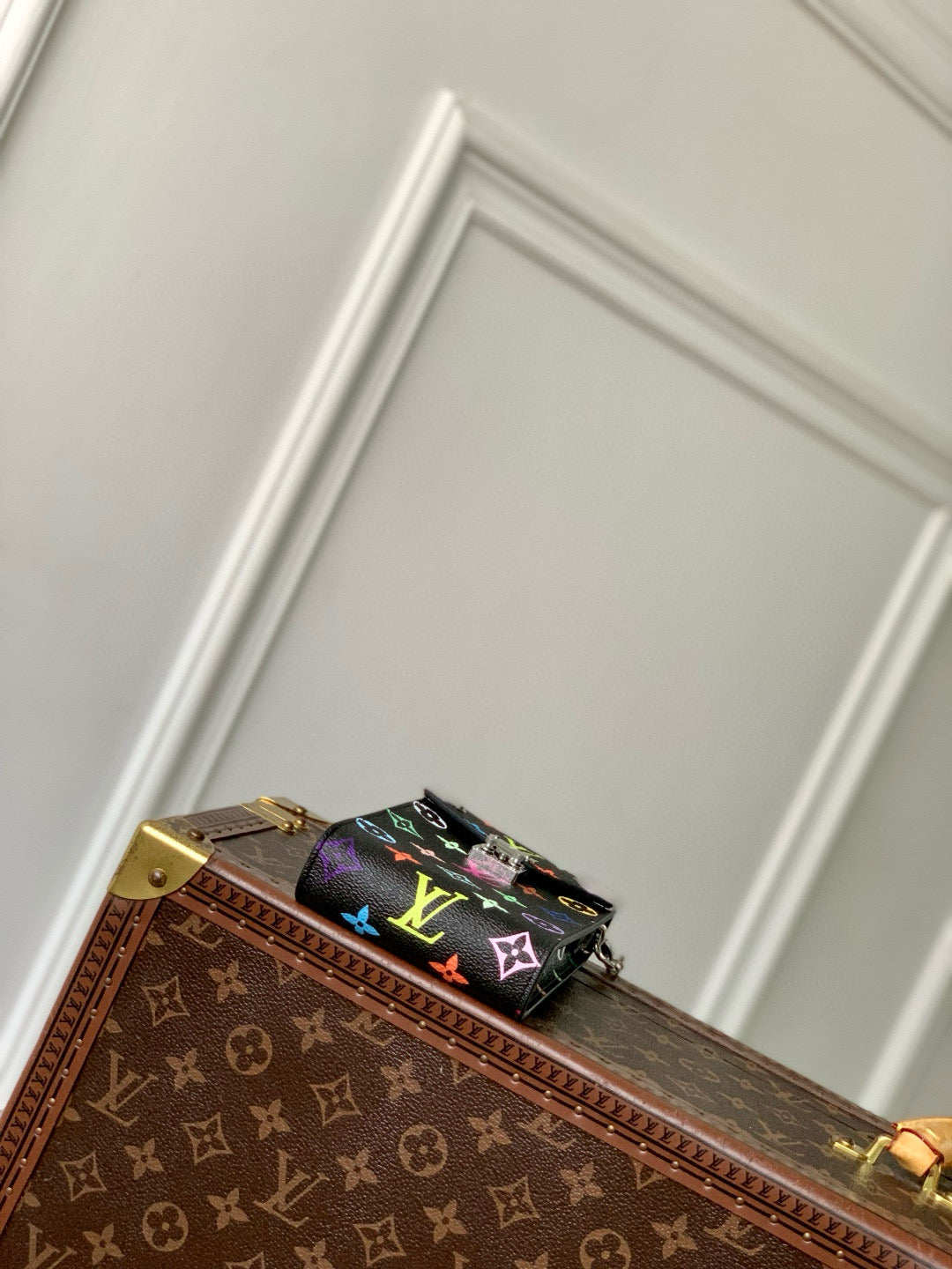 LOU x MURAKAMI METIS PHONE POUCH