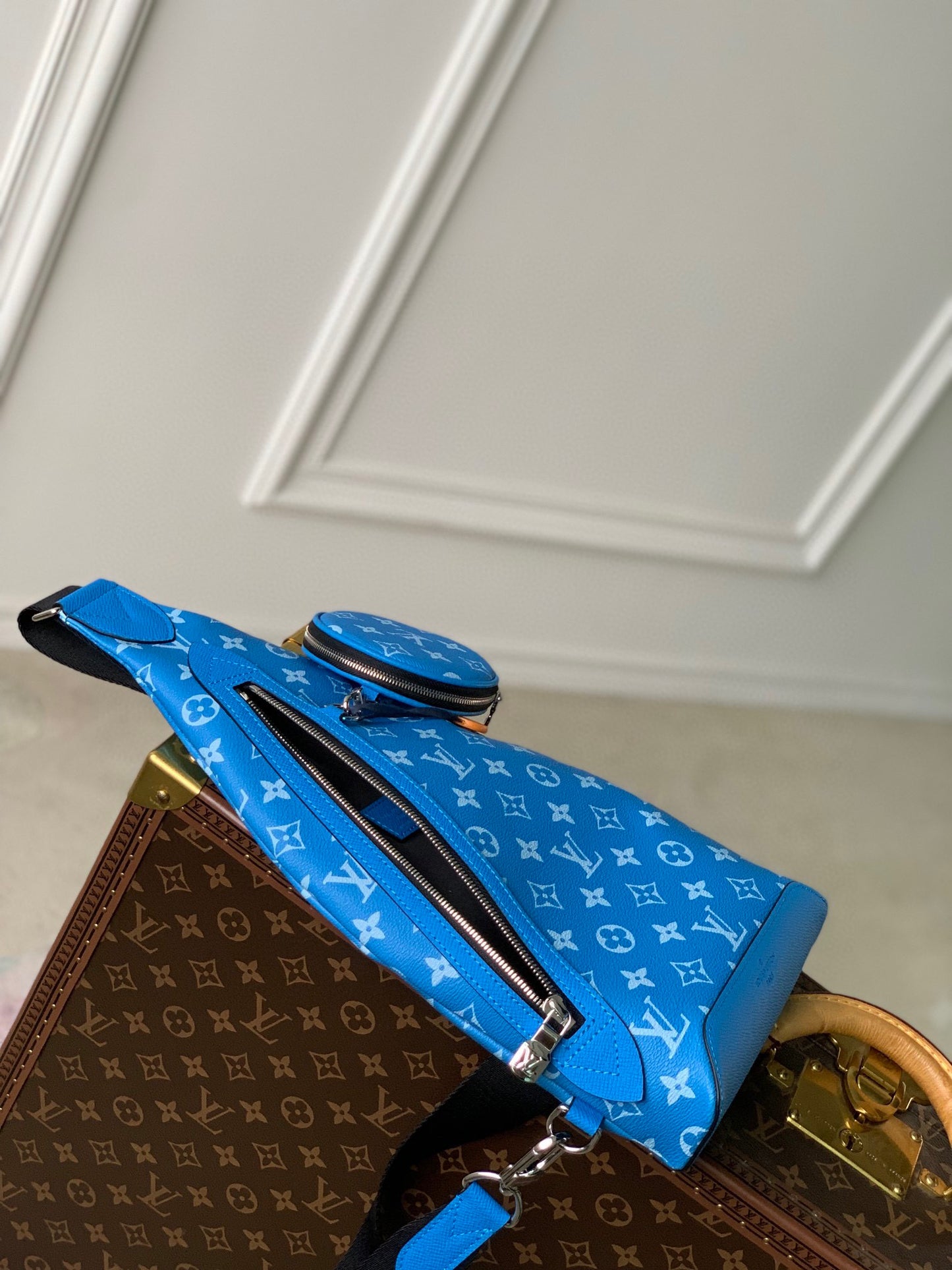 LOU DUO SLING BAG