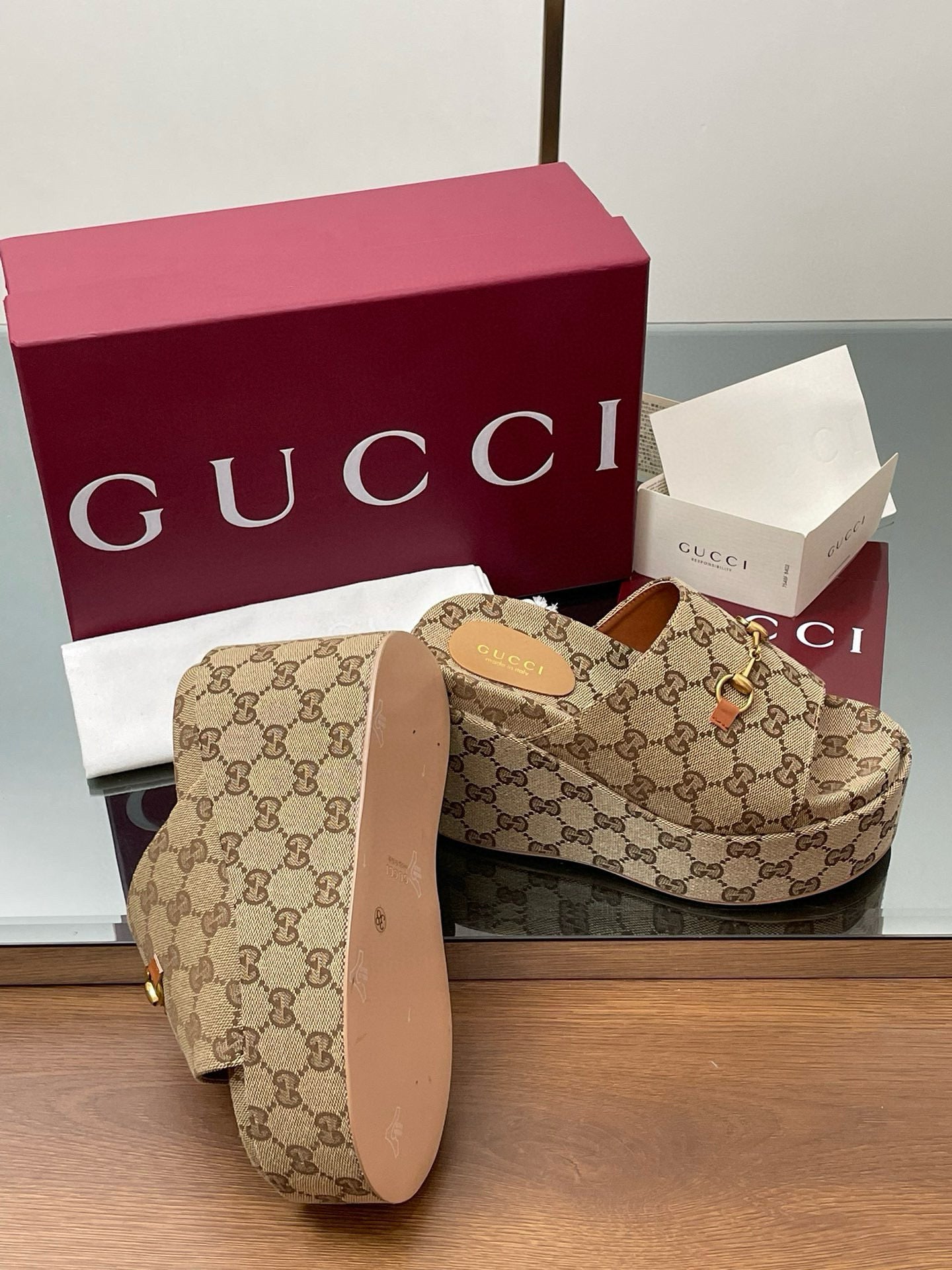 GG WEDGE SANDALS