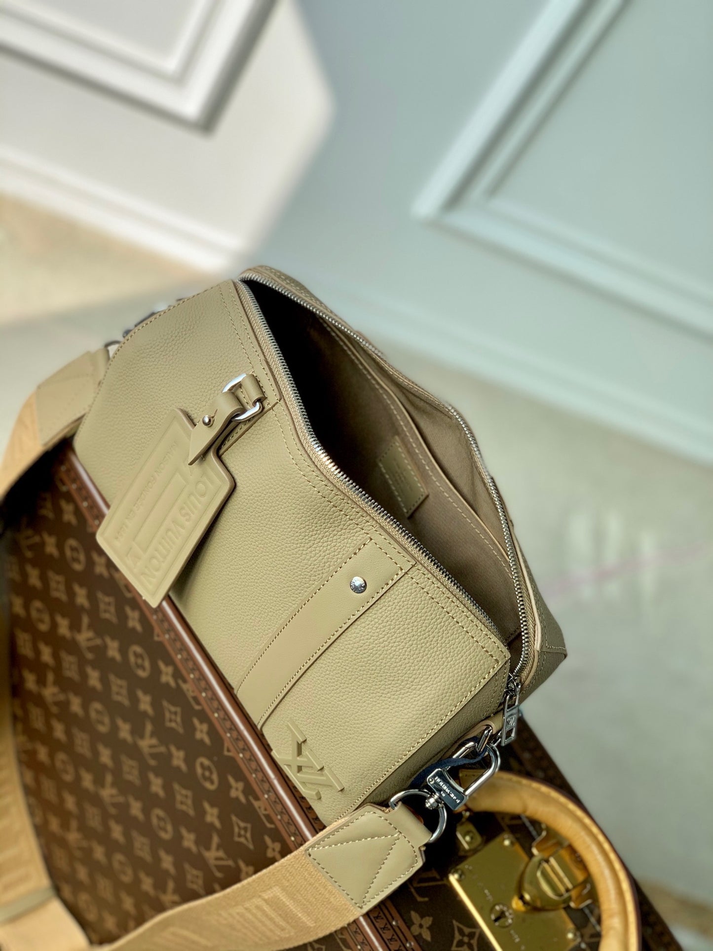LOU CITY KEEPALL BAG