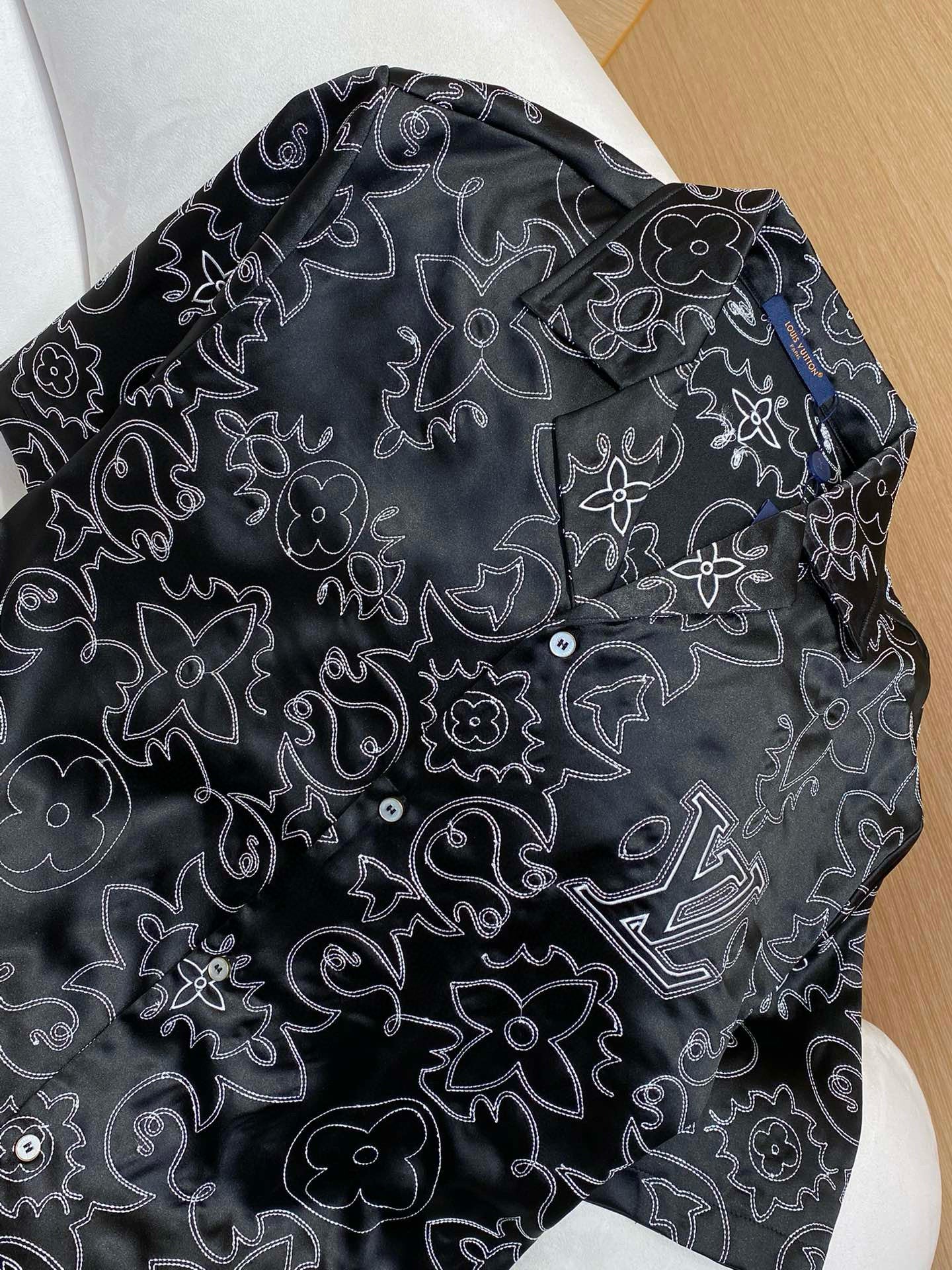 LOU SHIRT