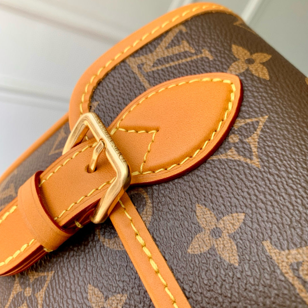 LOU SATCHEL WEARABLE WALLET