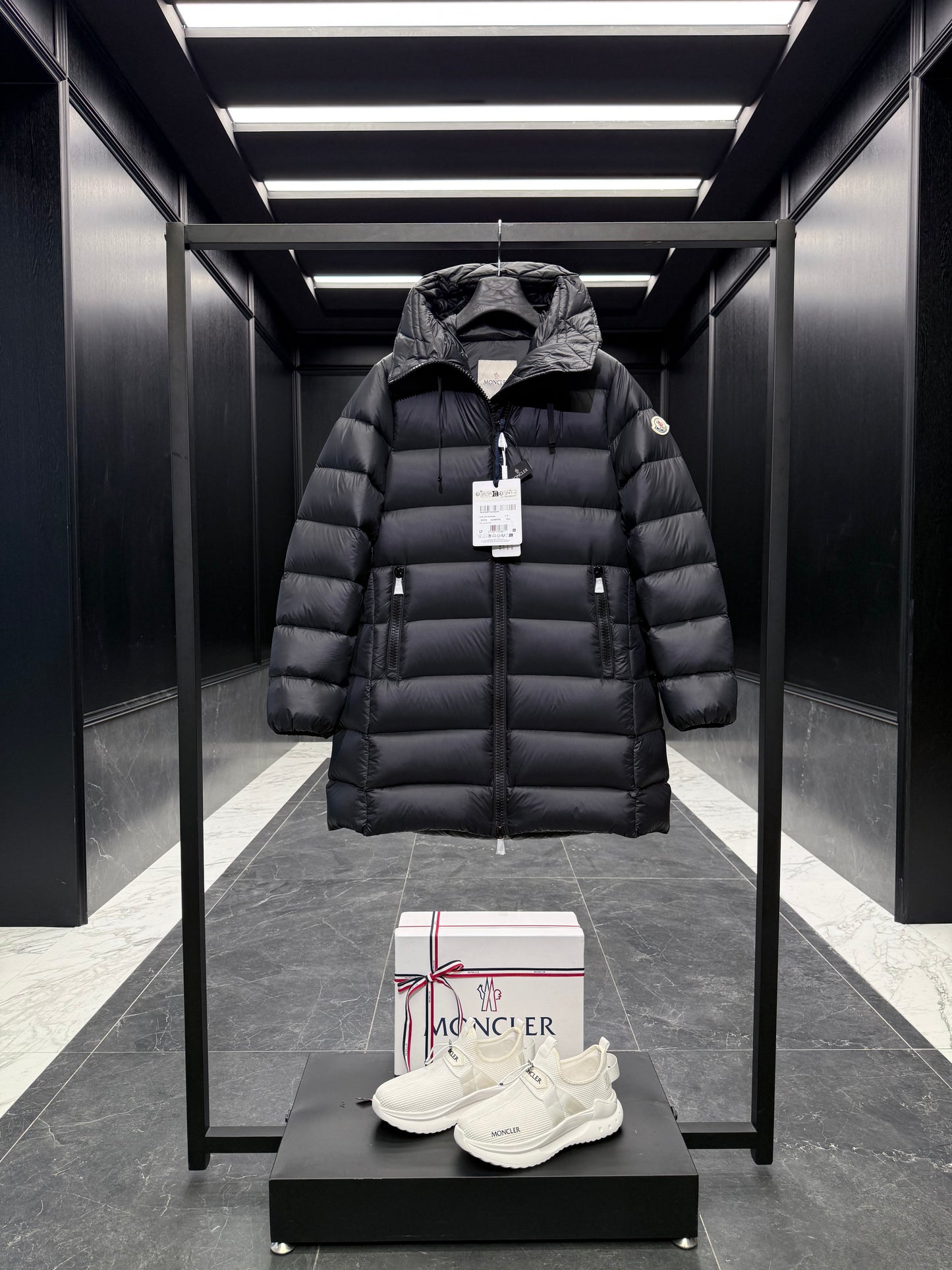 MONC SUYENNE COAT