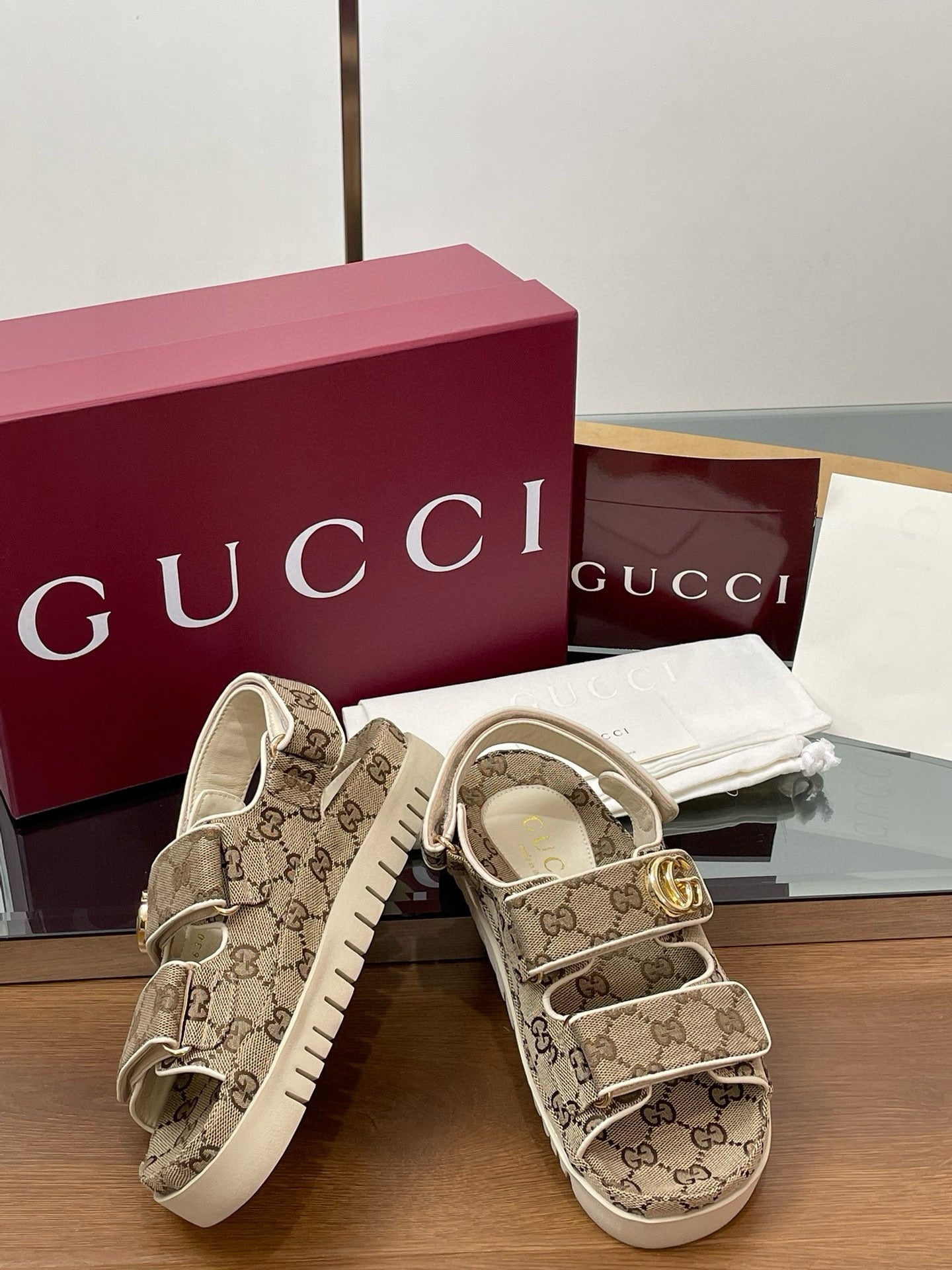 GG SANDALS