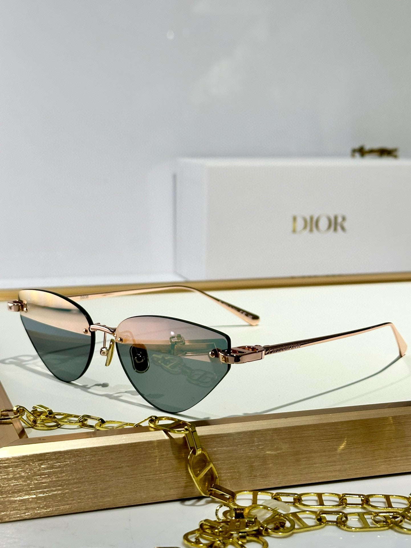 CD SUNGLASSES
