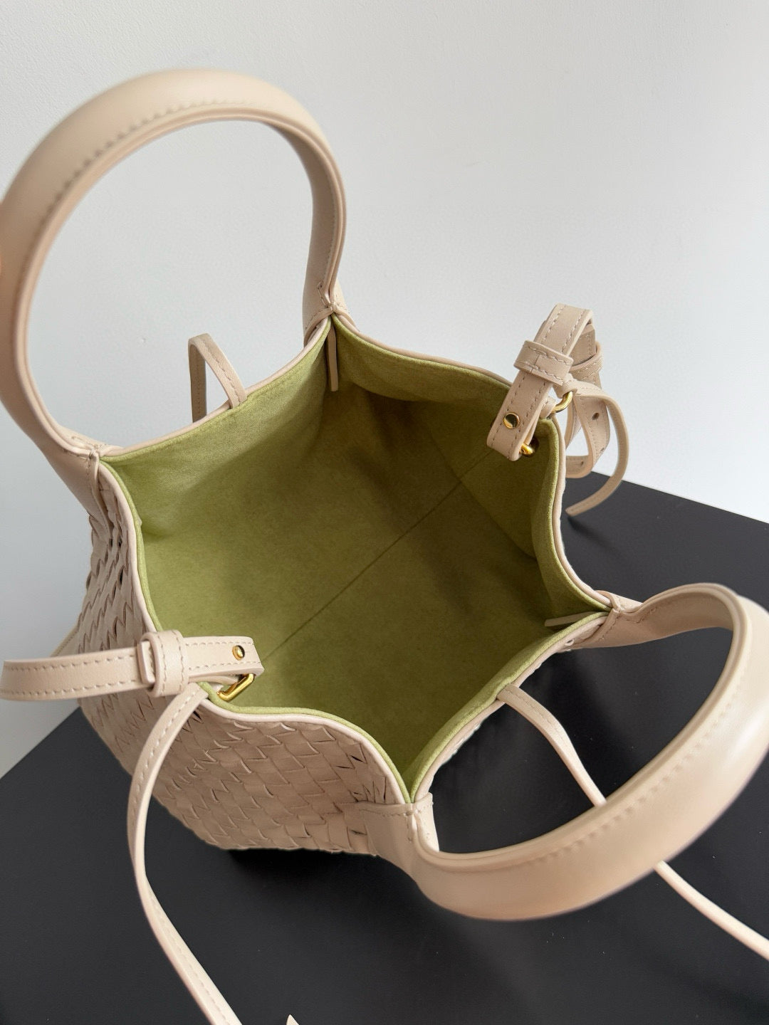 BOTT V SMALL PINACOTECA BAG
