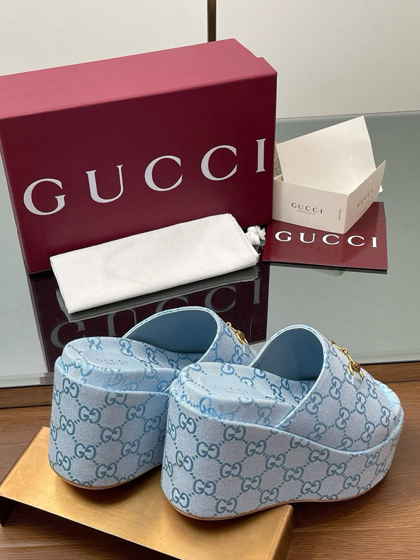 GG WEDGE SANDALS
