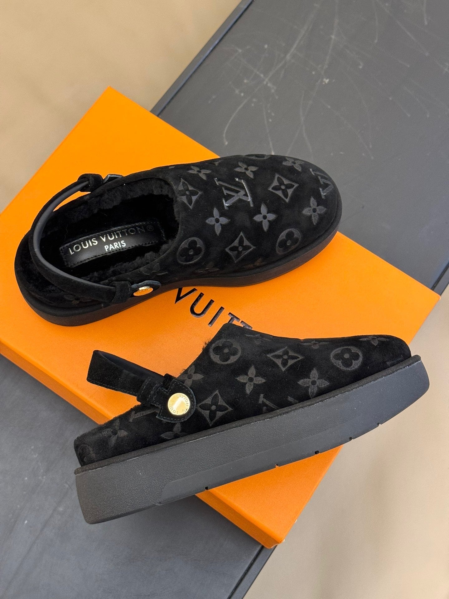 LOU ASPEN CLOGS