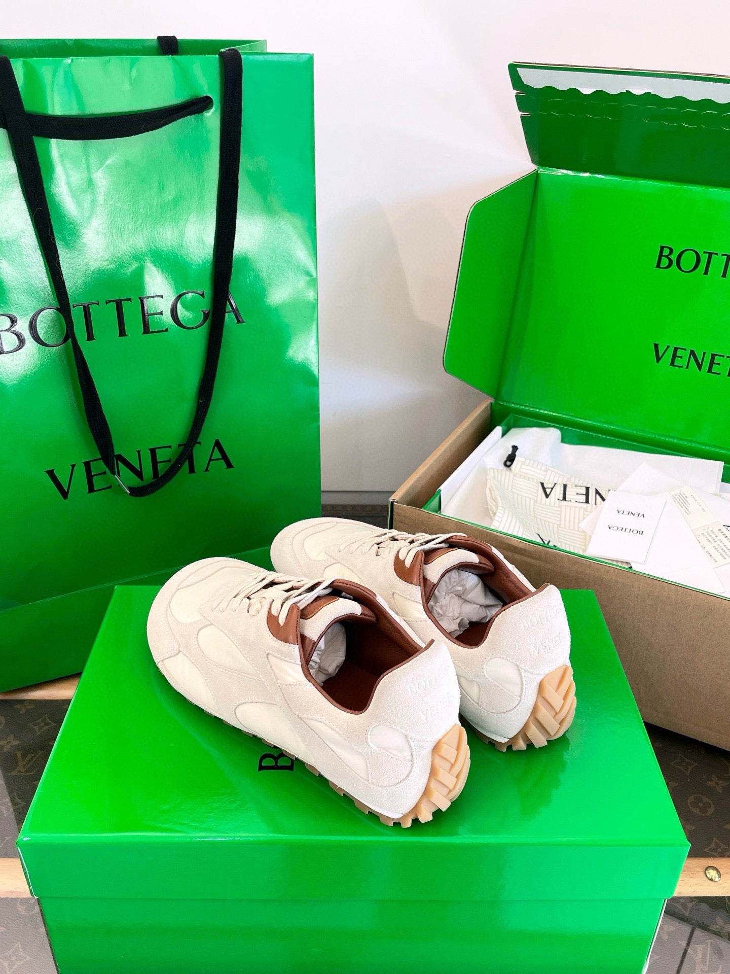 BOTT V ORBIT SNEAKER