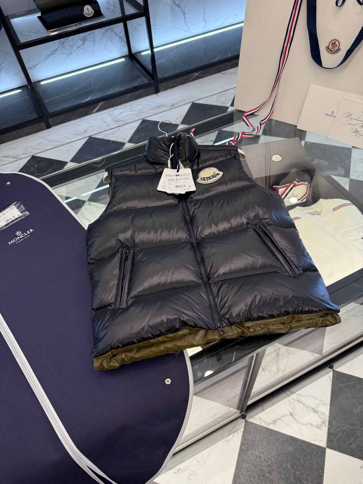 MONC LIPSI VEST