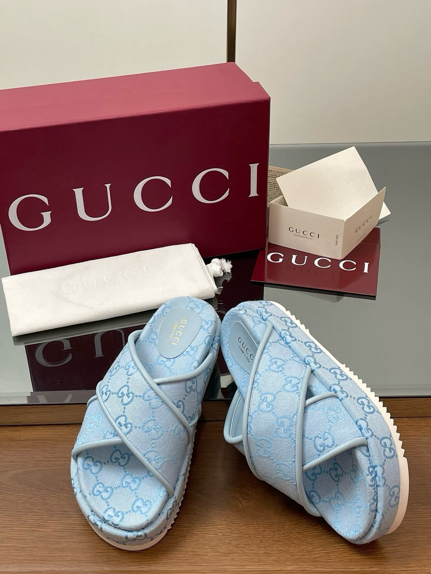 GG SANDALS