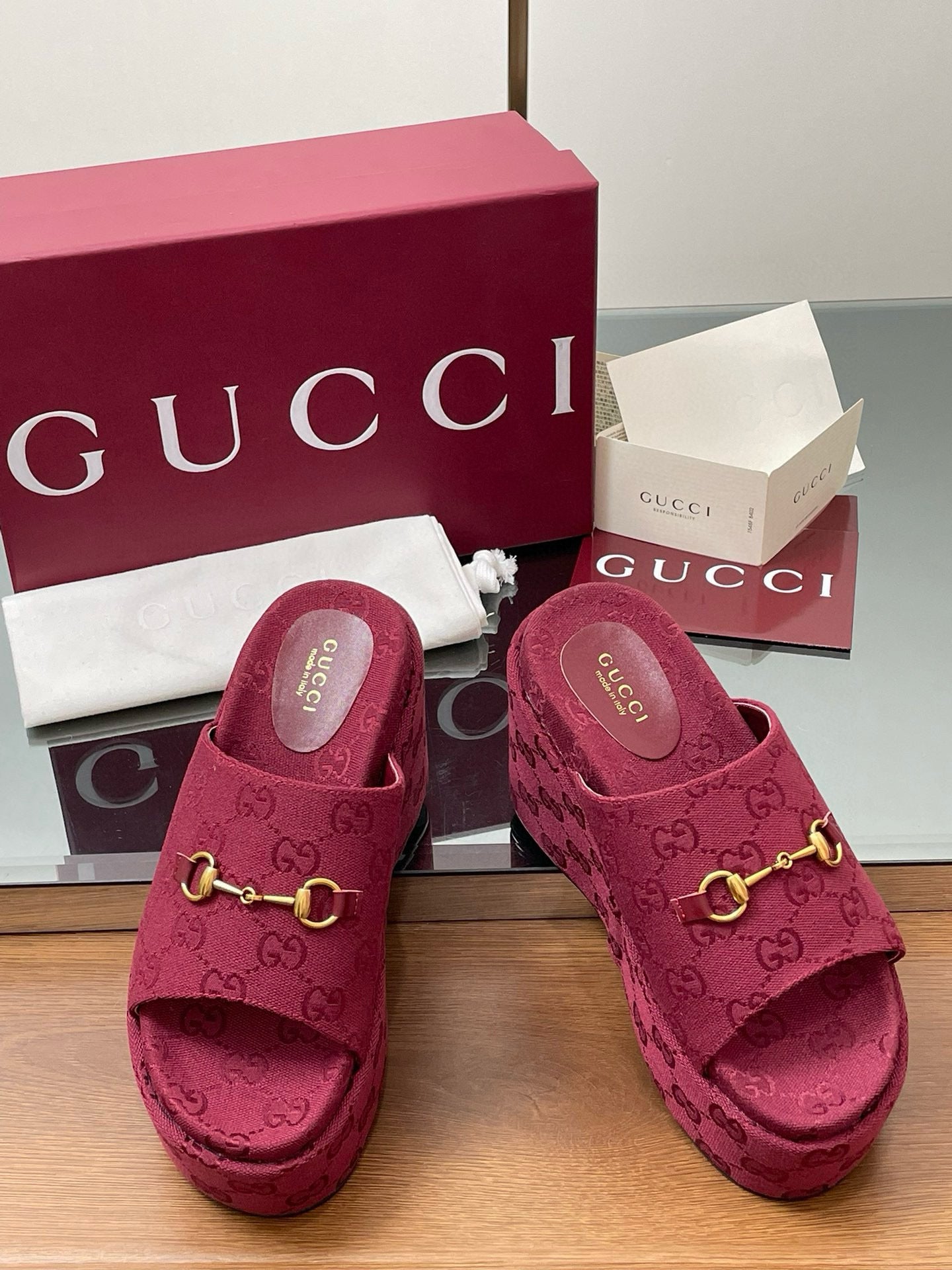 GG WEDGE SANDALS