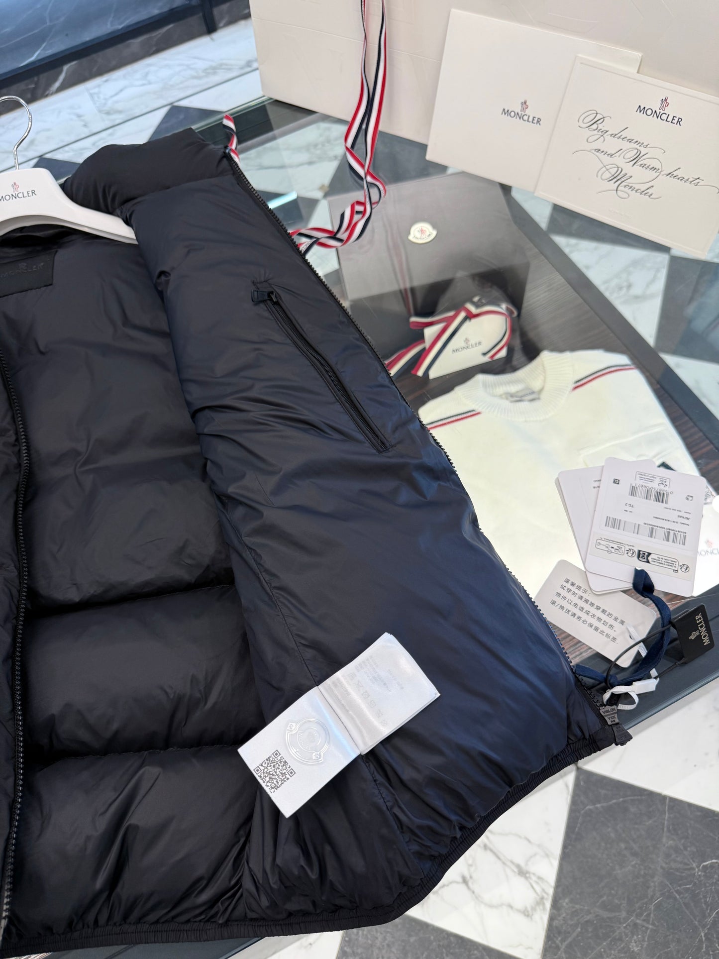 MONC ALMAZ VEST