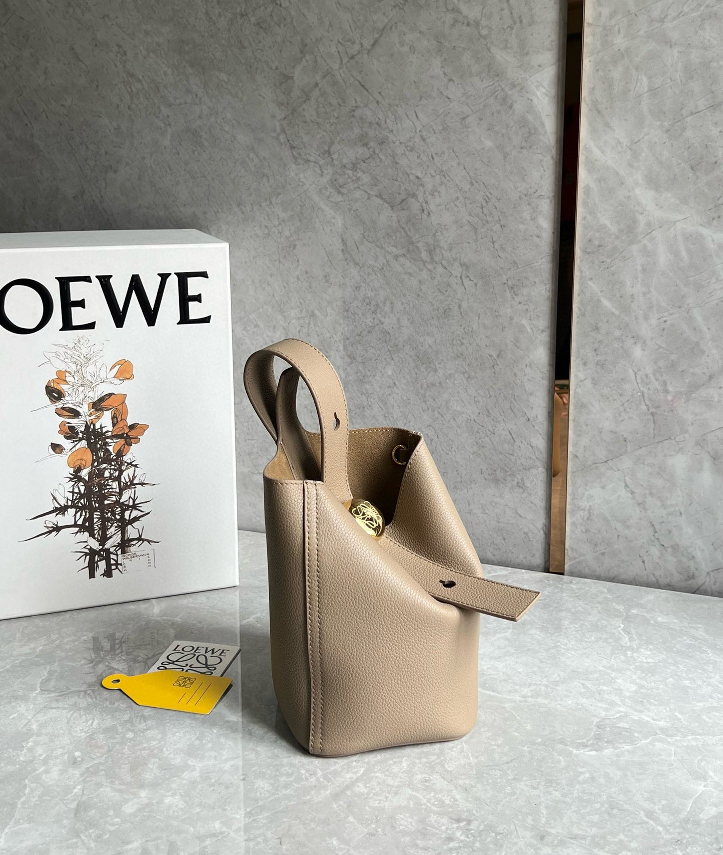 LOEW MINI PEBBLE BUCKET BAG
