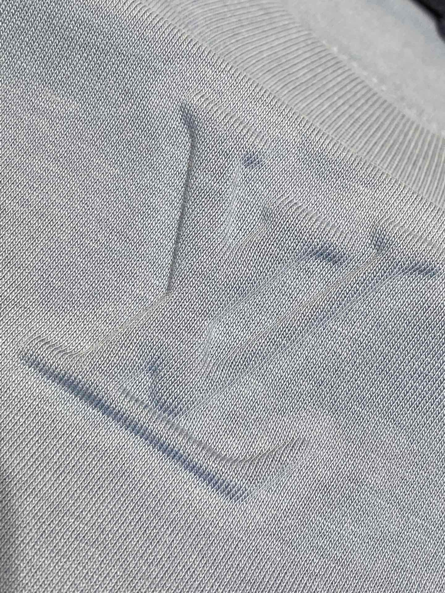 LOU T-SHIRT