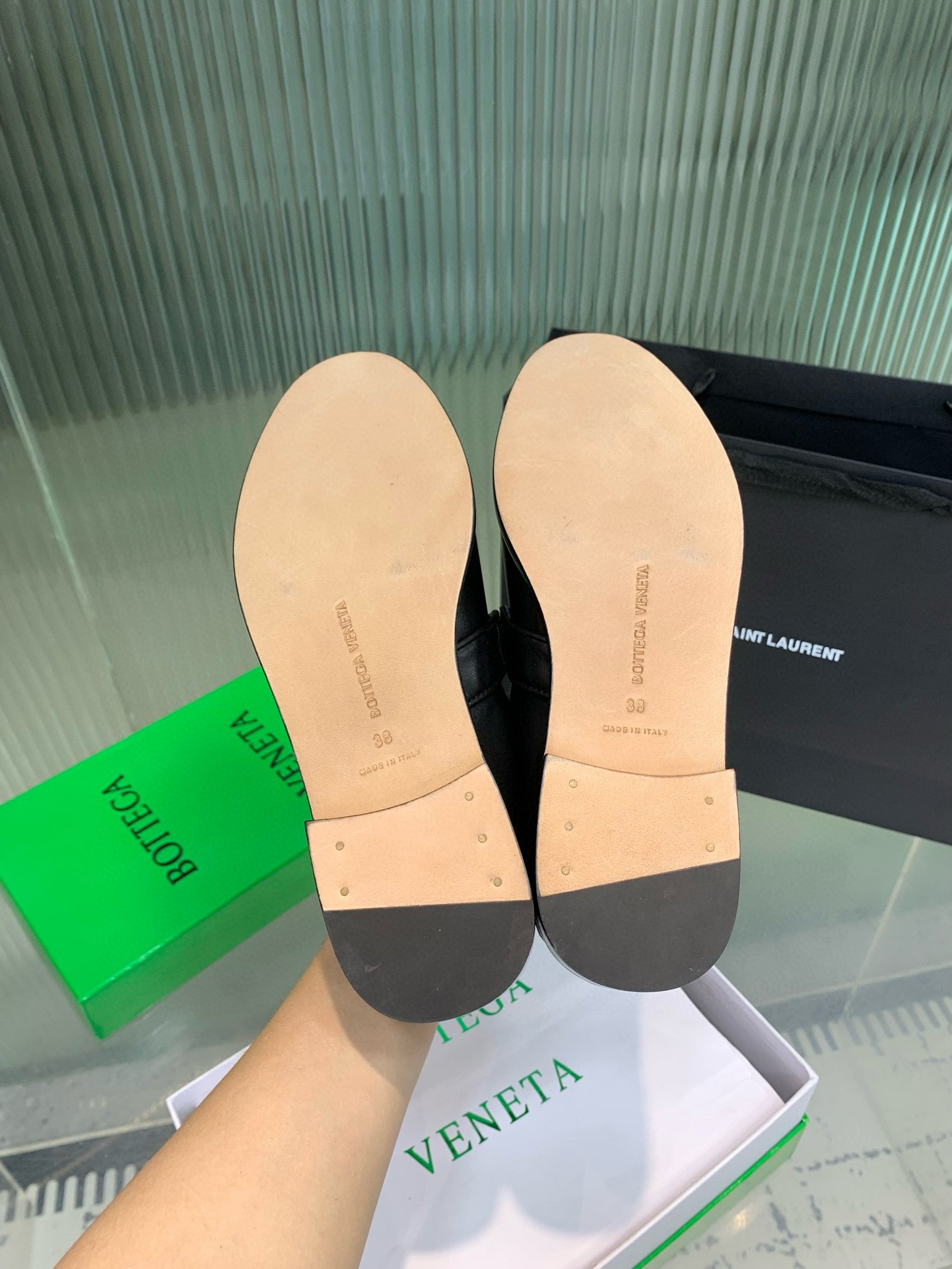 BOTT LOAFERS