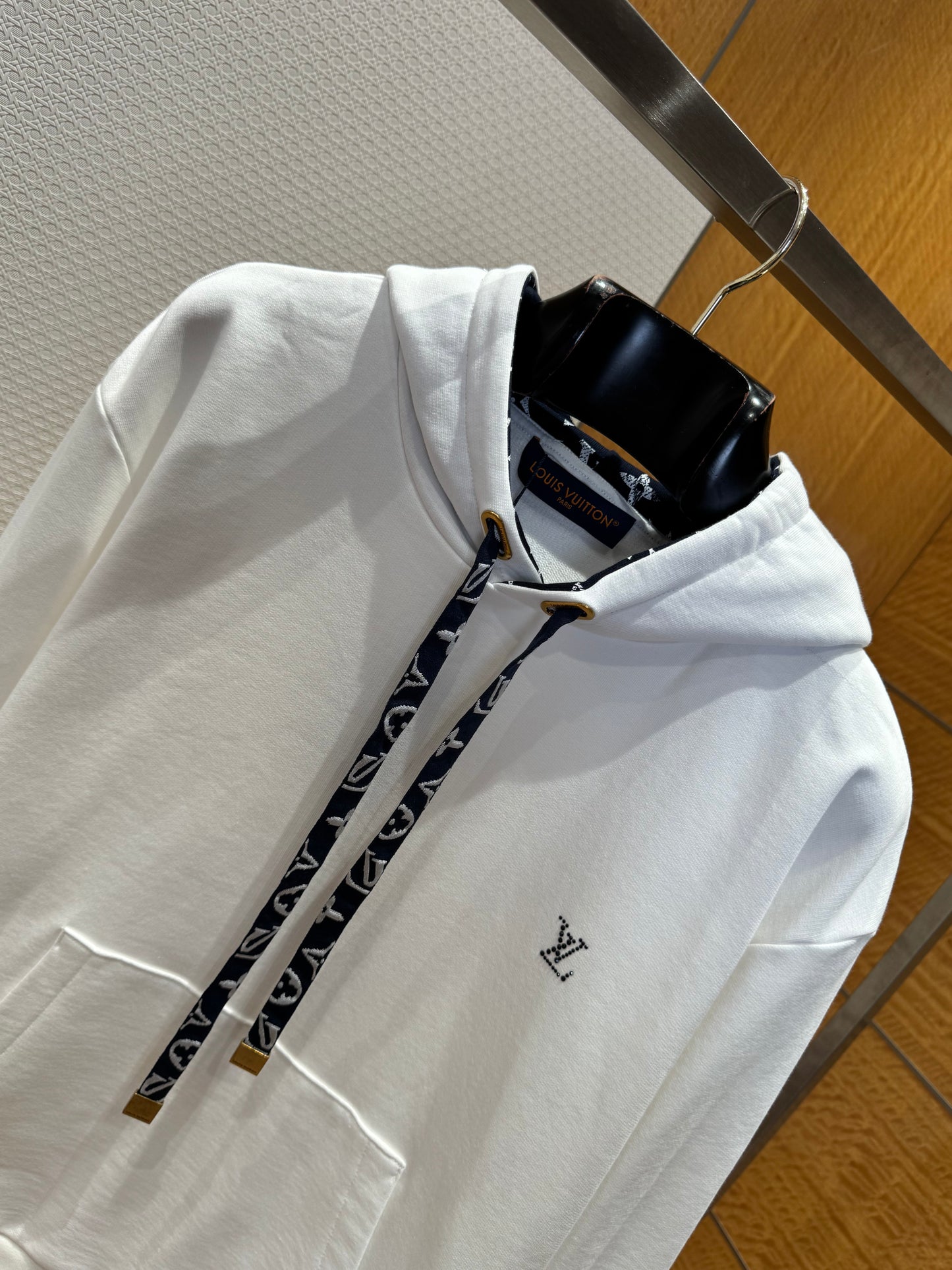 LOU HOODIE