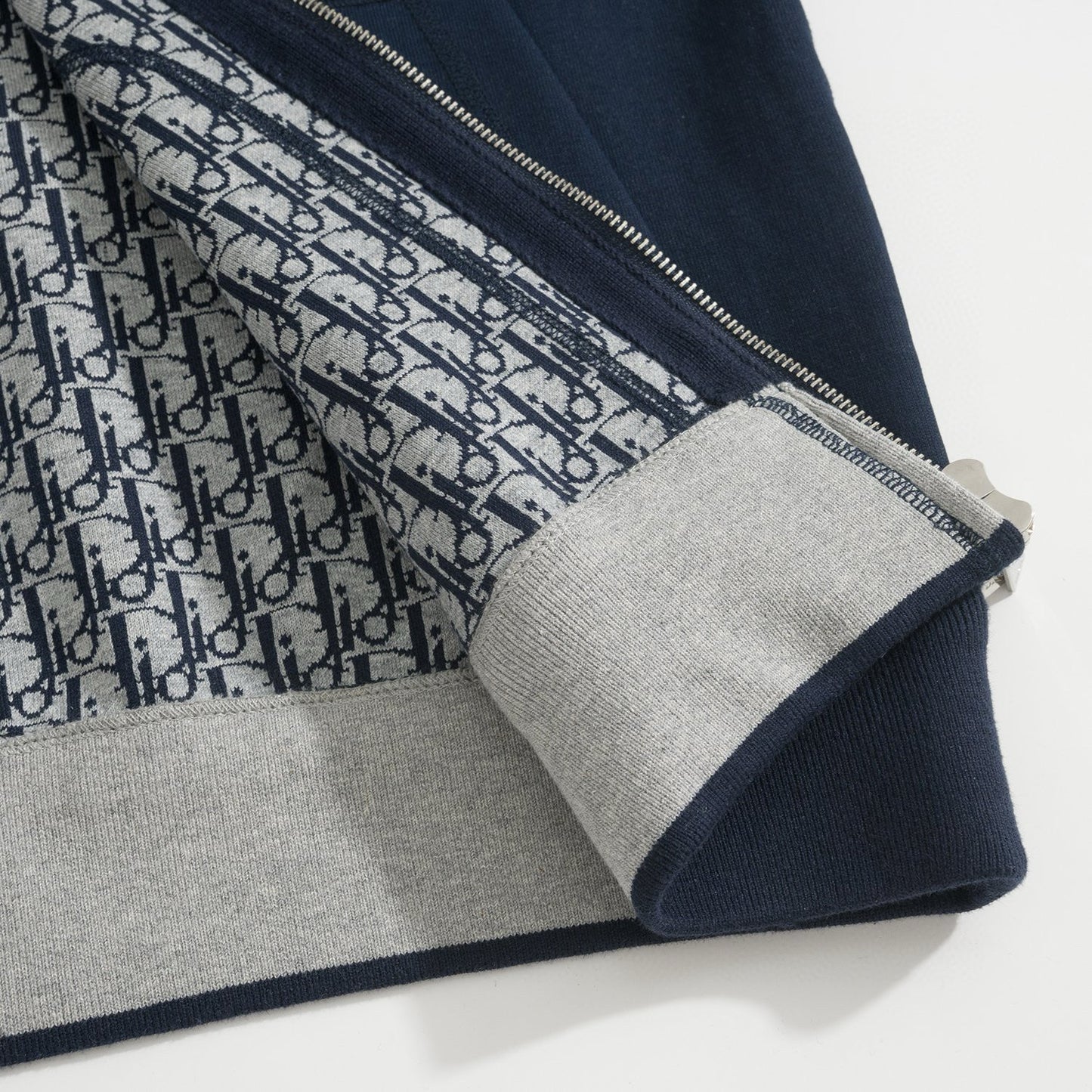 CD ZIP HOODIE