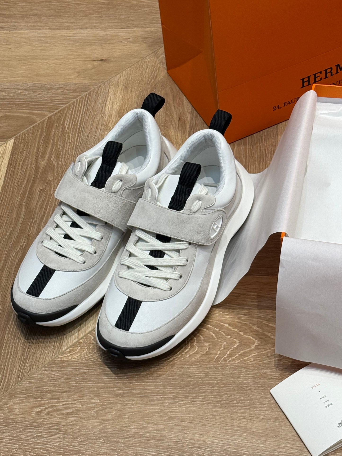HERM LOOP SNEAKER