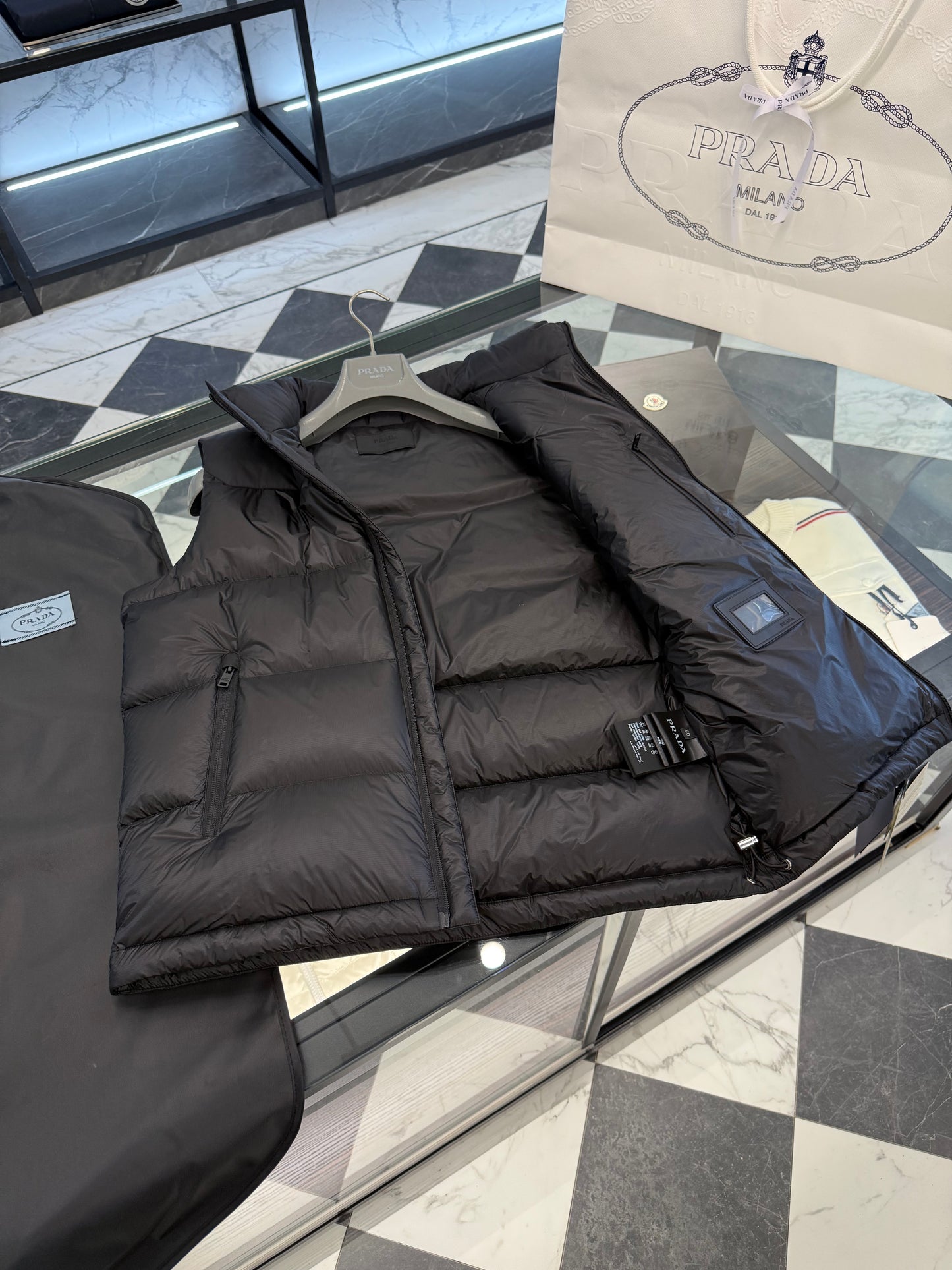 PD VEST