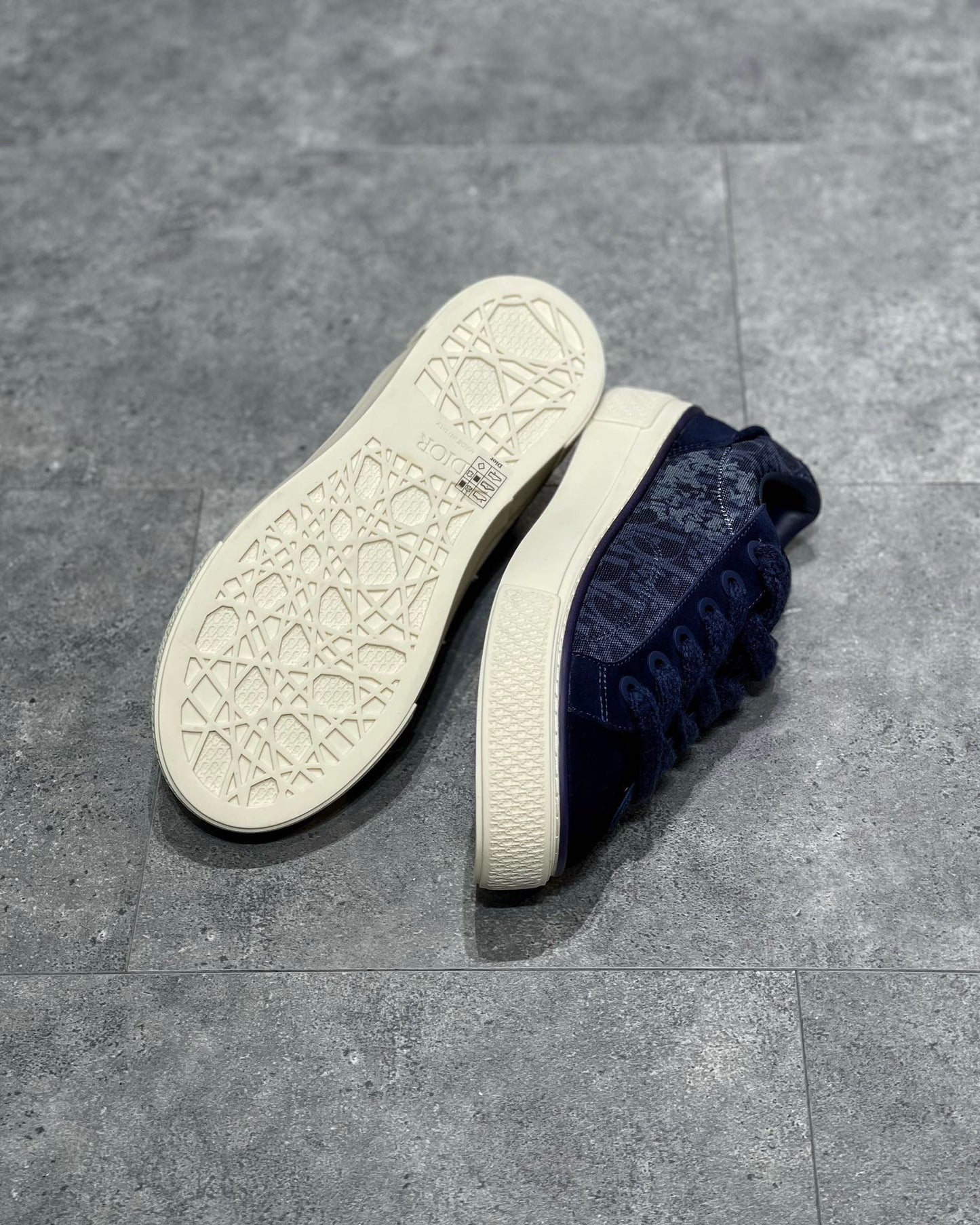 CD B33 SNEAKER