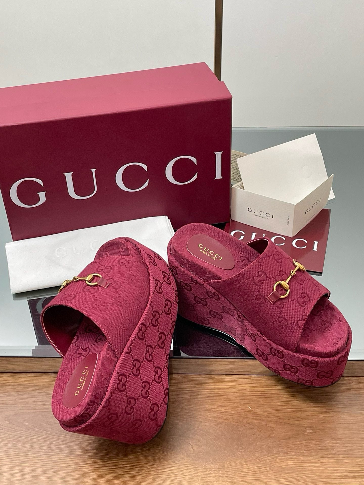 GG WEDGE SANDALS