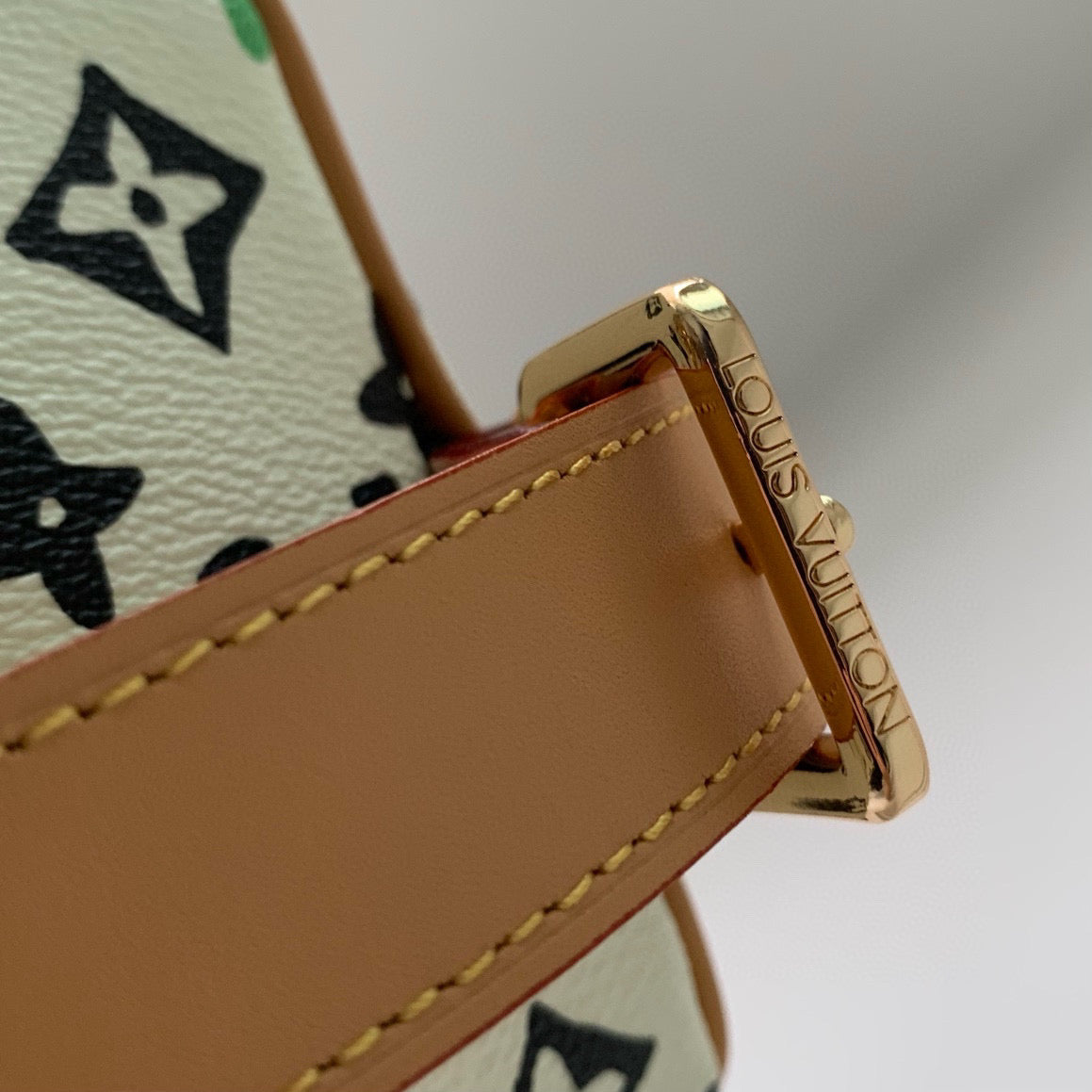 LOU LOCKER DOPP KIT