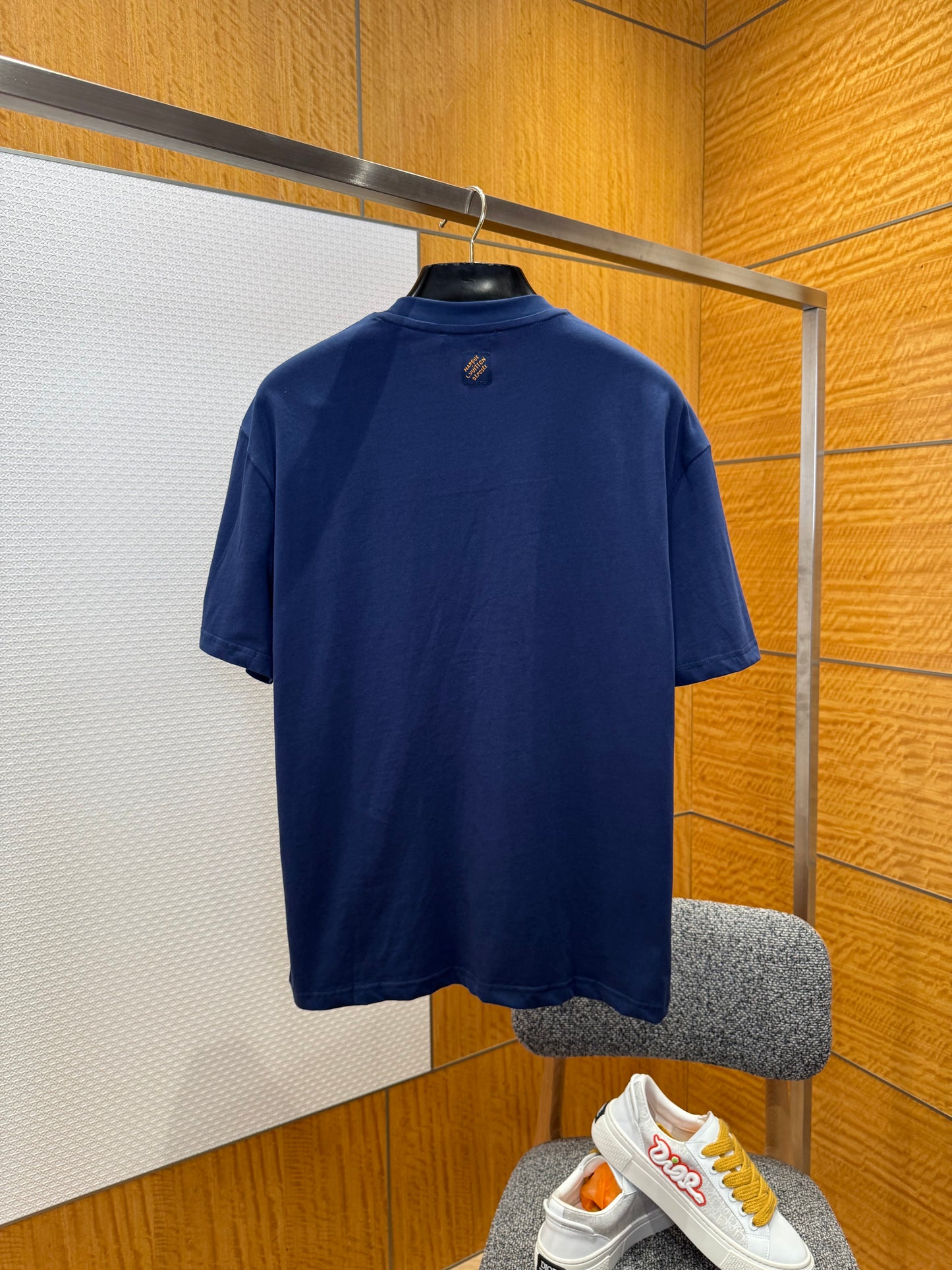 LOU T-SHIRT