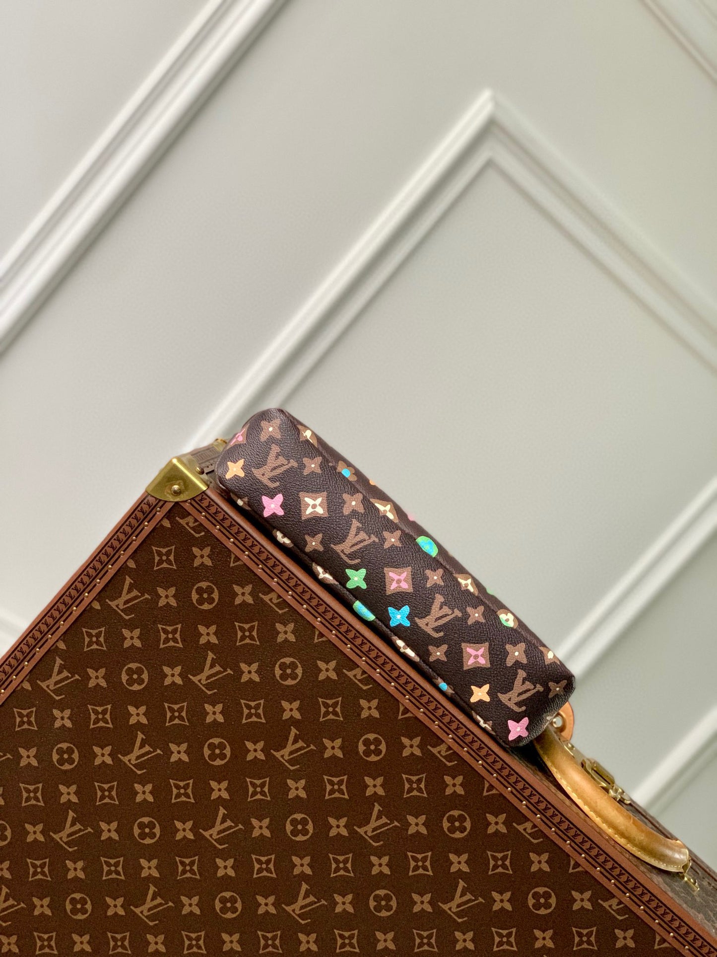 LOU POCHETTE VOYAGE SOUPLE POUCH