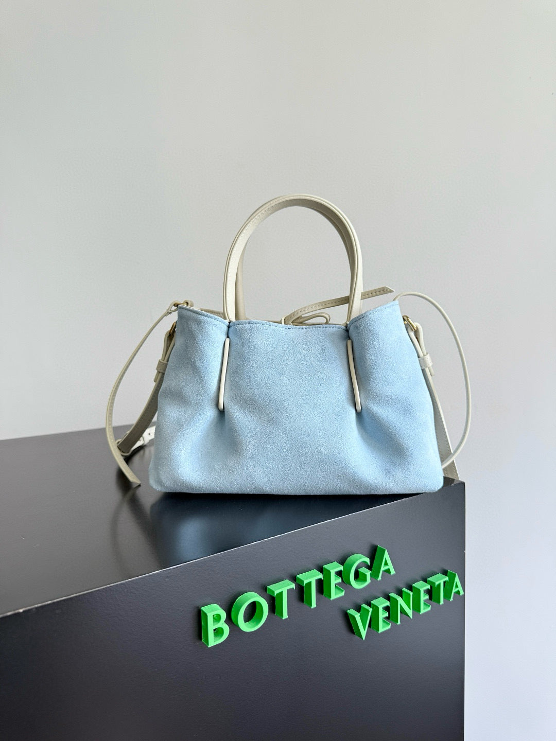 BOTT V SMALL PINACOTECA BAG