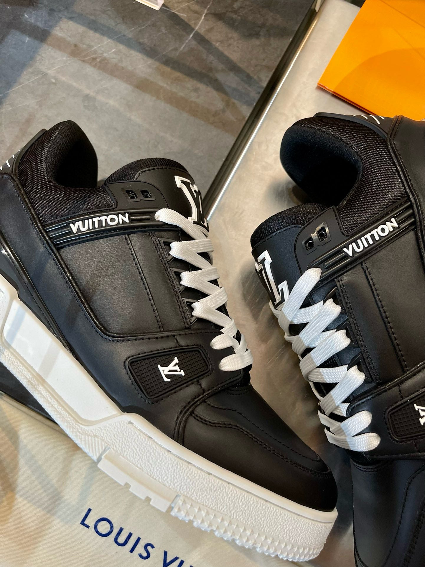 LOU TRAINERS