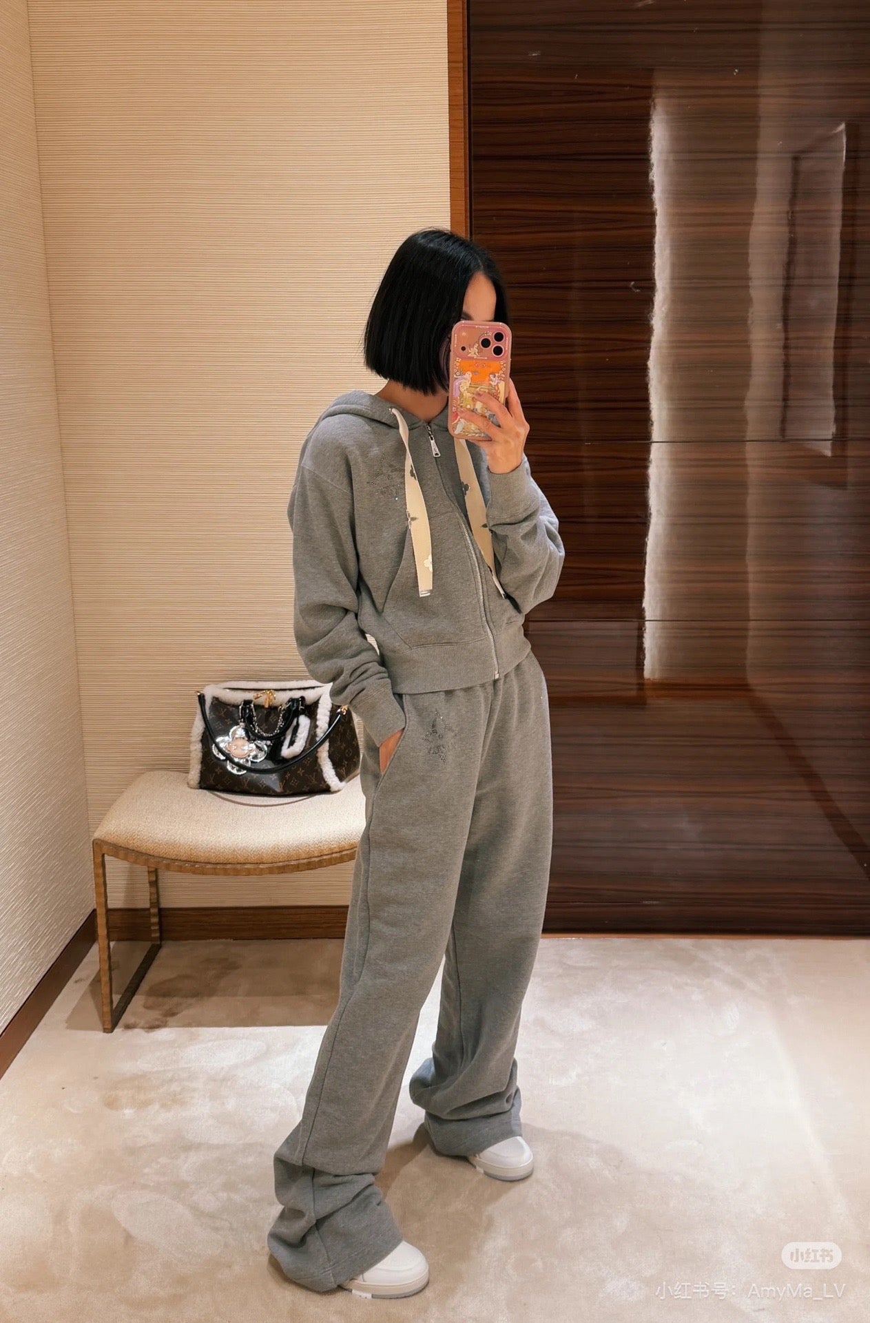 LOU ZIP HOODIE