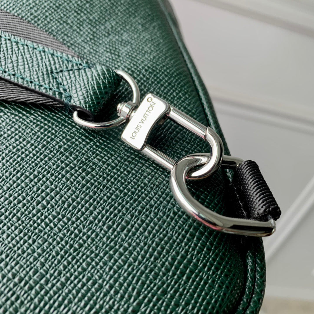 LOU AVENUE SLING BAG