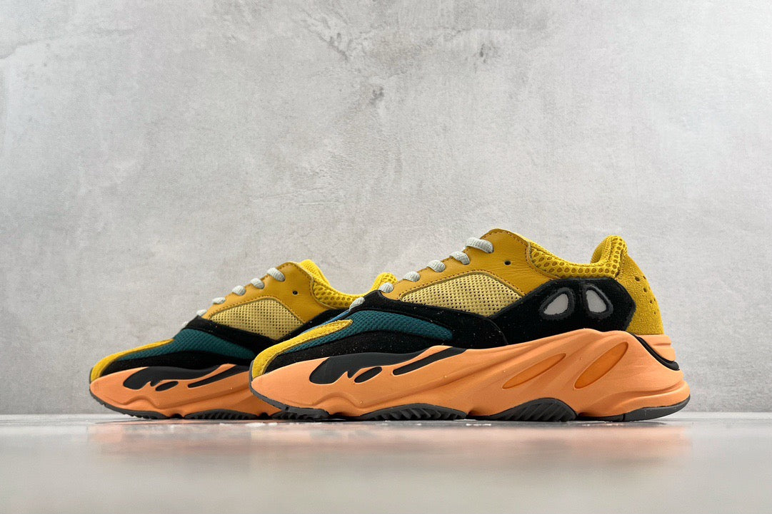 YEEZY BOOST 700