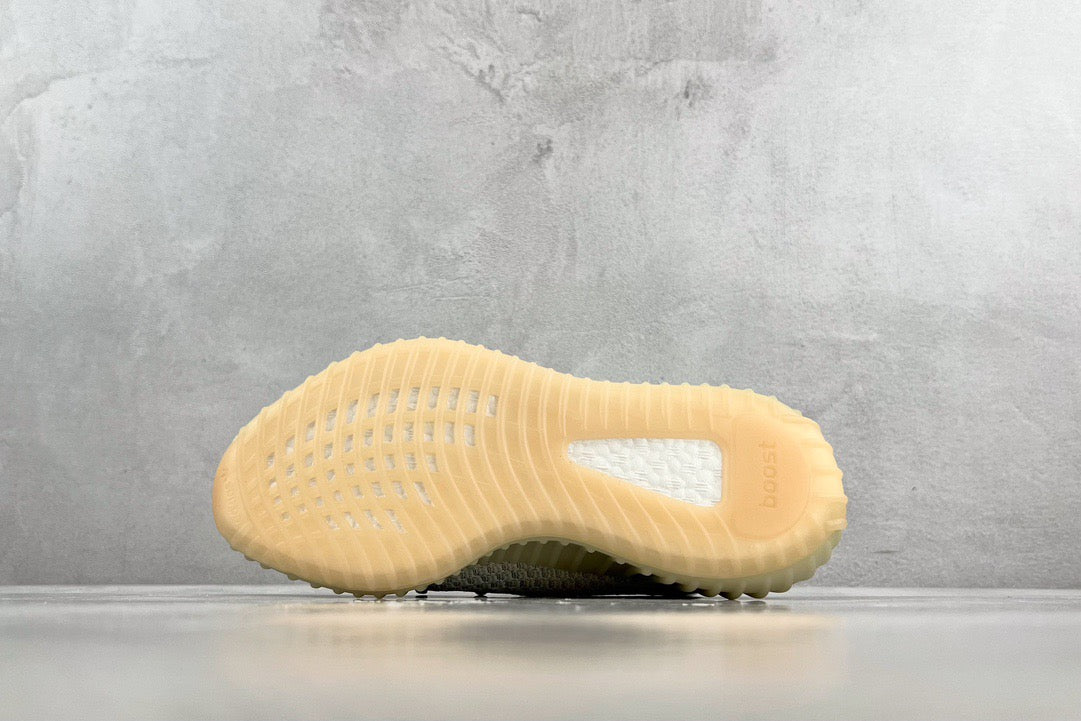YEEZY BOOST 350 V2