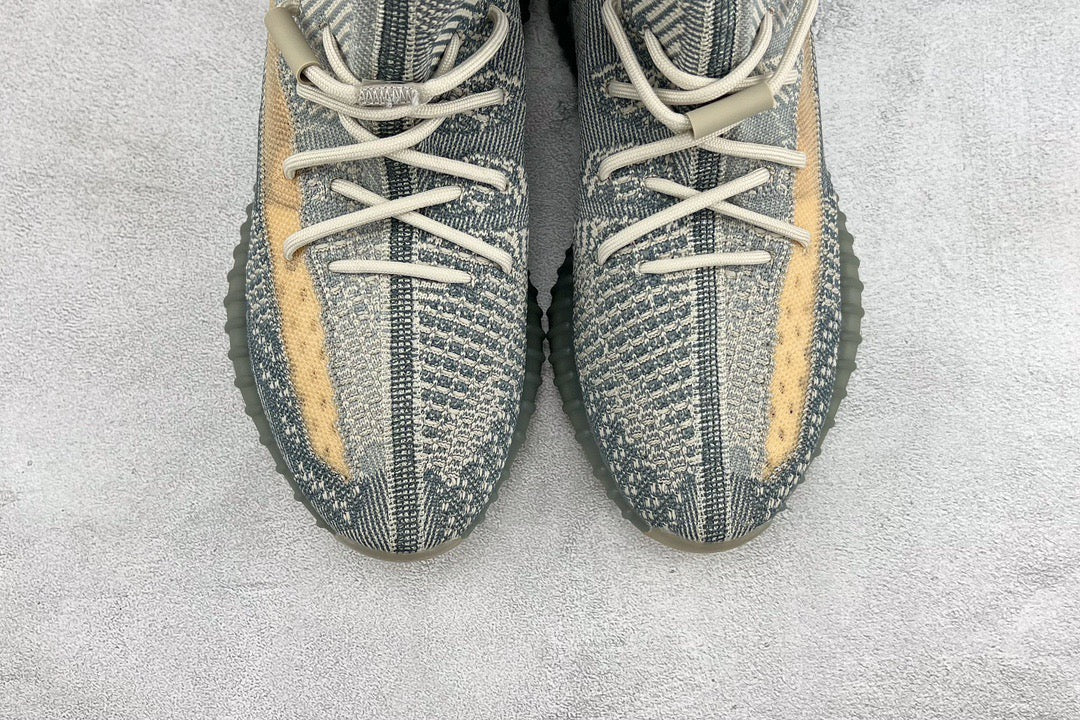 YEEZY BOOST 350 V2