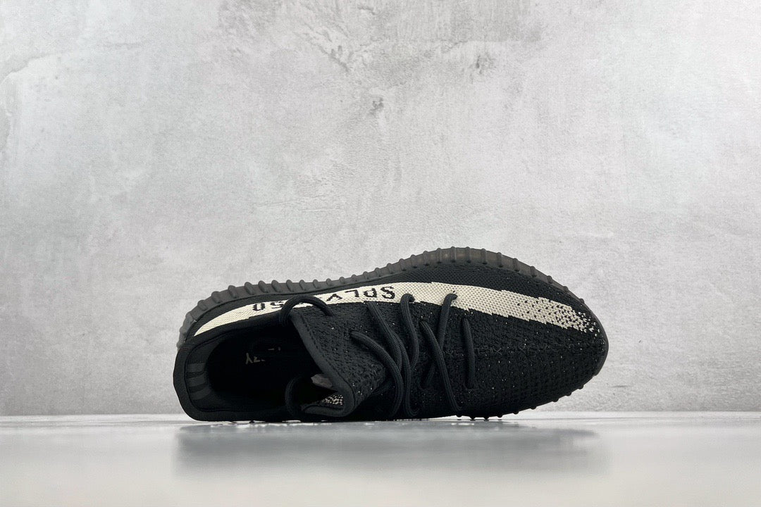 YEEZY BOOST 350 V2