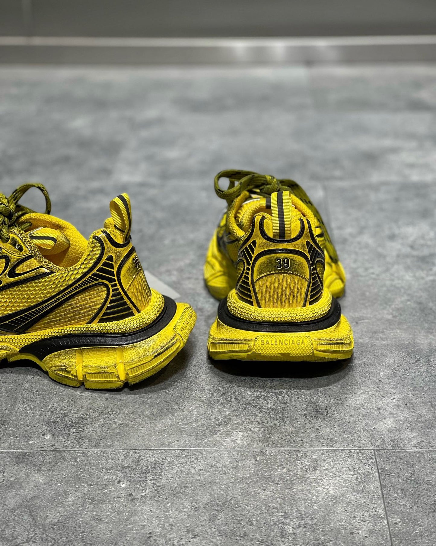 BAL 3XL TRAINERS