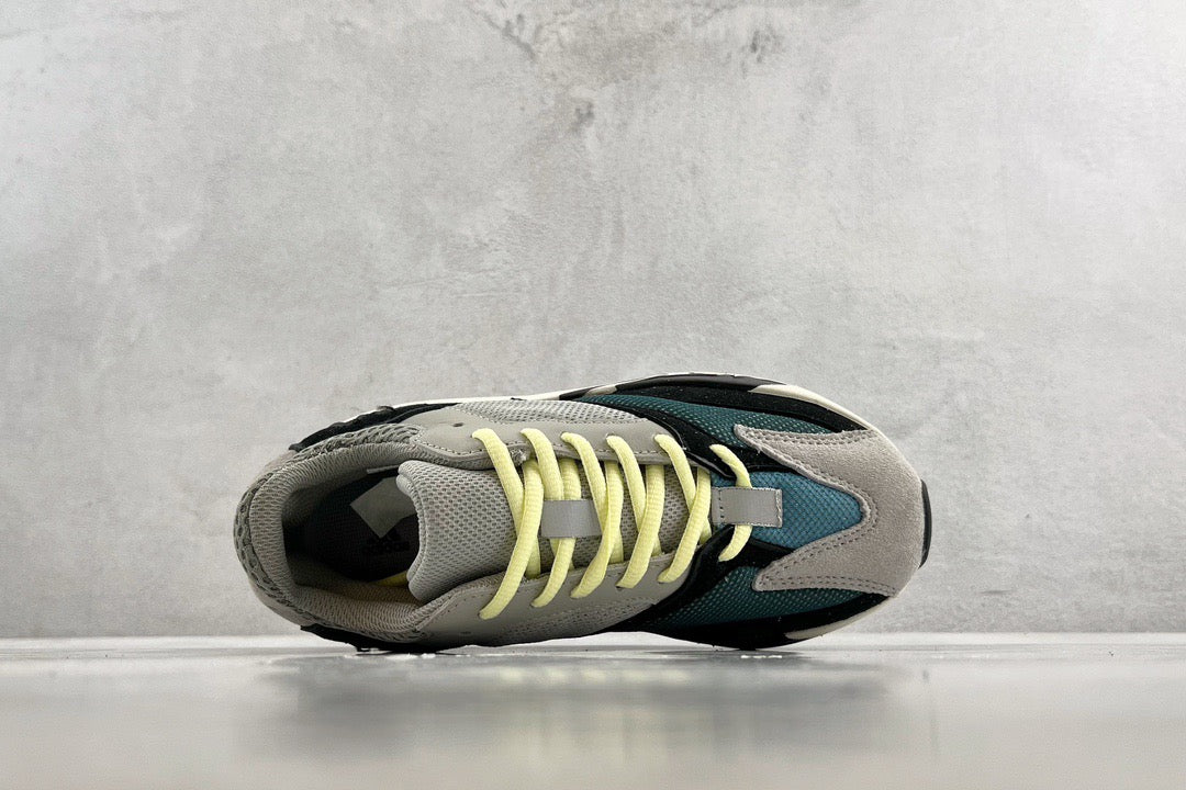 YEEZY BOOST 700