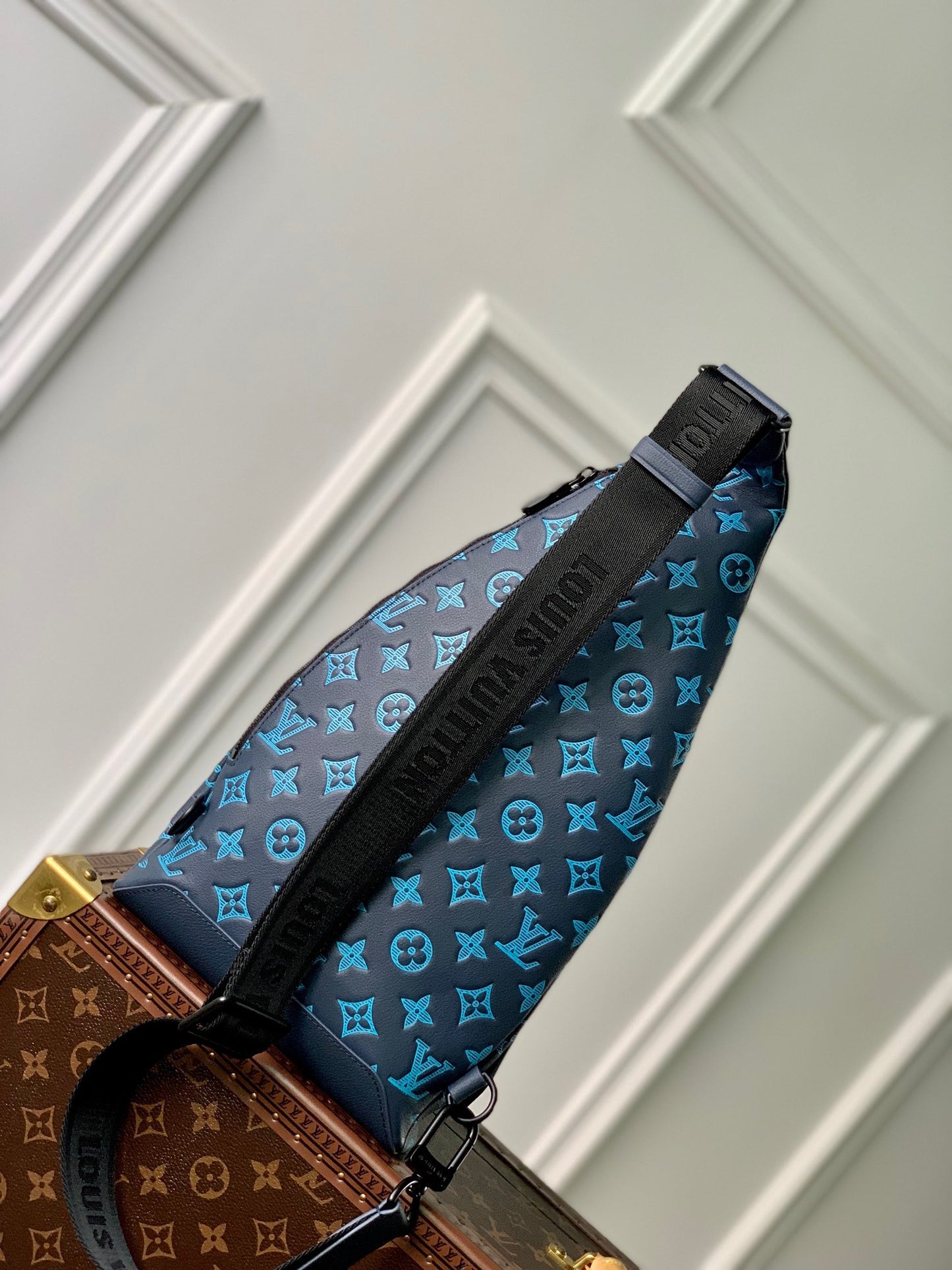 LOU DUO SLING BAG