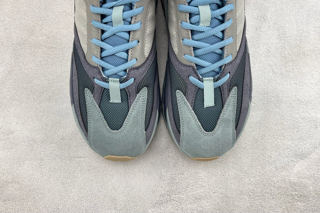 YEEZY BOOST 700