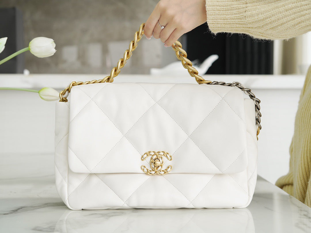 CC 19 LARGE HANDBAG