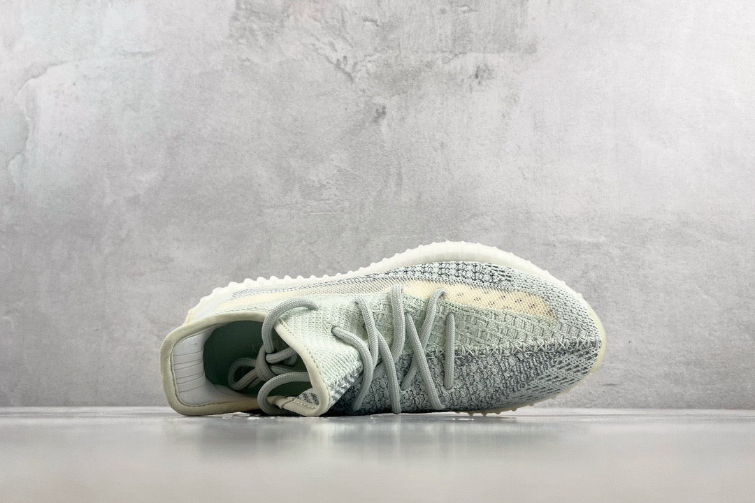 YEEZY BOOST 350 V2