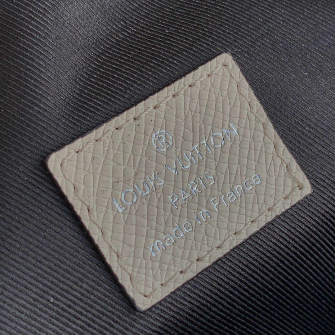 LOU AVENUE SLING BAG